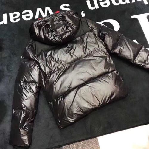 身体を保温できる ダウンジャケット モンクレールブランド コピー 2021秋冬 モンクレール MONCLER 2色可選 すっきり着膨れしない 注目のアイテム 