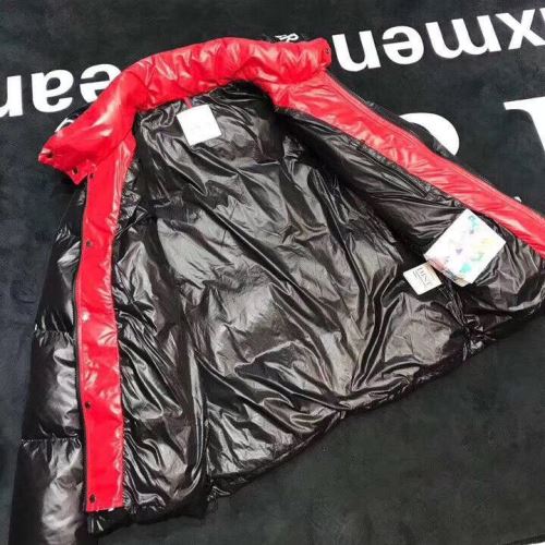 身体を保温できる ダウンジャケット モンクレールブランド コピー 2021秋冬 モンクレール MONCLER 2色可選 すっきり着膨れしない 注目のアイテム 