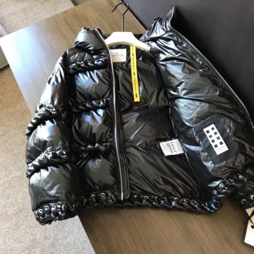 何にでも合わせ易く格好良く決まる 2021秋冬 モンクレール MONCLER ダウンジャケット モンクレールコピーブランド 希少価値大！光沢のある  