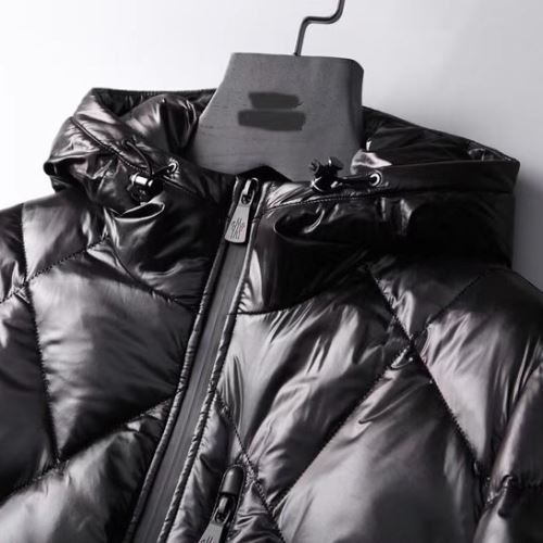 綺麗に決まるフォルム！ 2021秋冬 モンクレール MONCLER ダウンジャケット モンクレールブランドスーパーコピー 2色可選 ワンランク上のアウターウエア 高級感ある 
