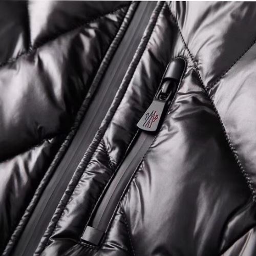 綺麗に決まるフォルム！ 2021秋冬 モンクレール MONCLER ダウンジャケット モンクレールブランドスーパーコピー 2色可選 ワンランク上のアウターウエア 高級感ある 