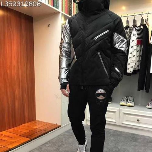 2021秋冬 モンクレール MONCLER ダウンジャケット モンクレールブランド コピー 自信有りの一着 寒い季節にピッタリの一枚 人気商品登場 