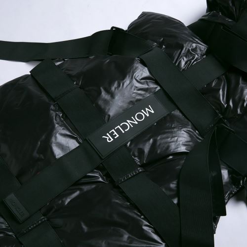 着心地抜群 軽くて暖かい ダウンジャケット モンクレールコピー 2021秋冬 モンクレール MONCLER 光沢のある 濡れによる保温力の低下を防ぎ 