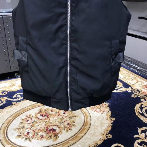 お洒落に魅せる 2021秋冬 モンクレール MONCLER ベスト 綿入れ モンクレールコピーブランド カジュアル・ウエア スタイリッシュなデザイン 