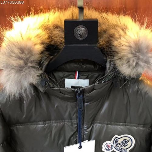 2021秋冬 モンクレール MONCLER モンクレールブランド コピー ダウンジャケット 活用できるアイテム 2色可選 フードづき 保温性を発揮する