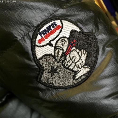 2色可選 ファション性の高い モンクレールブランド 偽物 通販 2021秋冬 モンクレール MONCLER 着心地 の良い ライトダウンジャケット ダウンジャケット