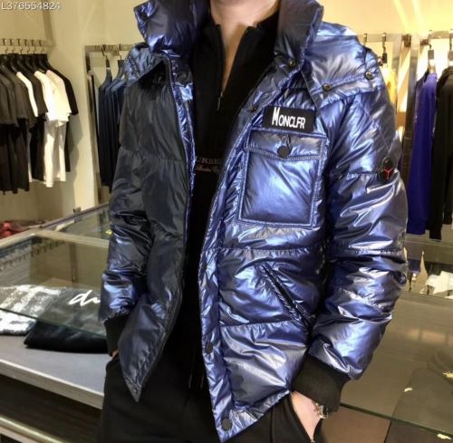 モンクレールスーパーコピー 激安 2021秋冬 モンクレール MONCLER 人気 ランキング 2色可選 ワンランク上のアウターウエア 重さを感じず ダウンジャケット