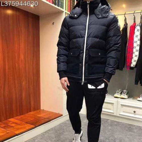 モンクレールスーパーコピー 存在感のある 2021秋冬 モンクレール MONCLER ダウンジャケット 保温効果は抜群 着心地がクセになる 