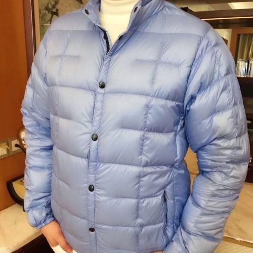 快適な着心地をキープ カジュアルに着こなせるデザイン 2021秋冬 モンクレール MONCLER モンクレールコピー ブランド デザイン性の高い ダウンジャケット