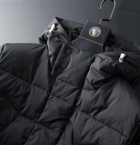 2021秋冬 モンクレール MONCLER モンクレールブランド コピー フードづき 上品上質 ダウンジャケット 肌寒い季節に欠かせない 