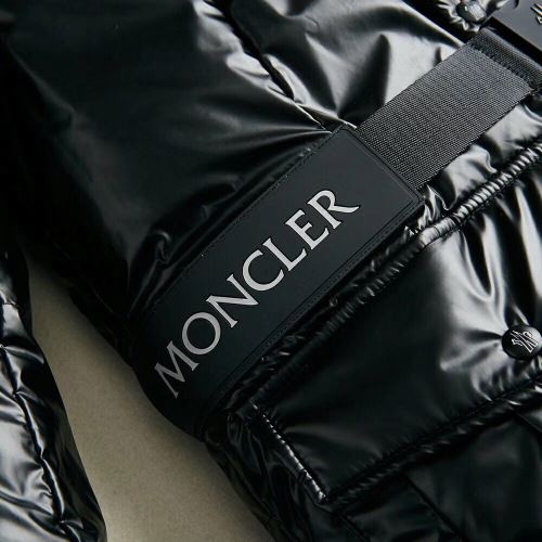 2021秋冬 モンクレール MONCLER モンクレールブランド コピー 海外限定ライン ダウンジャケット 真冬でも温かく過ごせる ワンランク上のアウターウエア 
