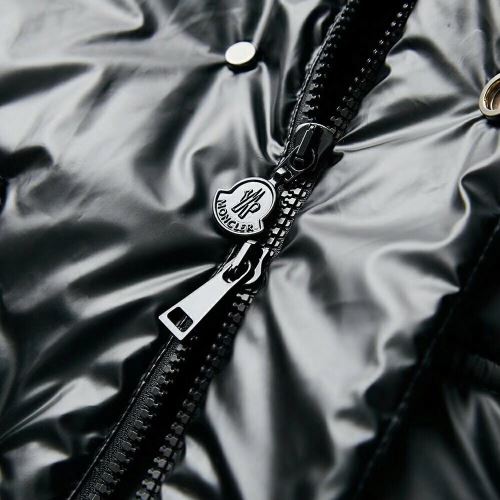 2021秋冬 モンクレール MONCLER モンクレールブランド コピー 海外限定ライン ダウンジャケット 真冬でも温かく過ごせる ワンランク上のアウターウエア 
