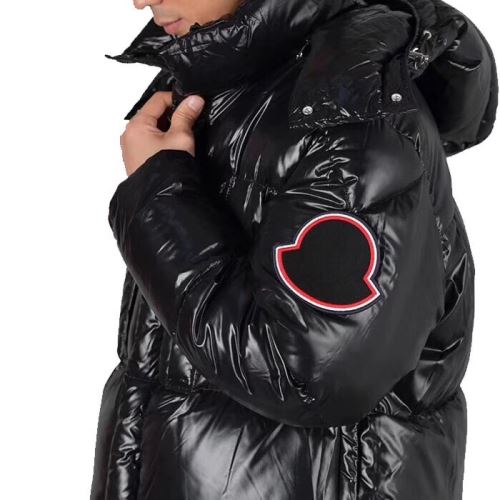 程よい光沢感がある モンクレールコピー ブランド 2021秋冬 モンクレール MONCLER 争奪戦必至 ファション性の高い ダウンジャケット