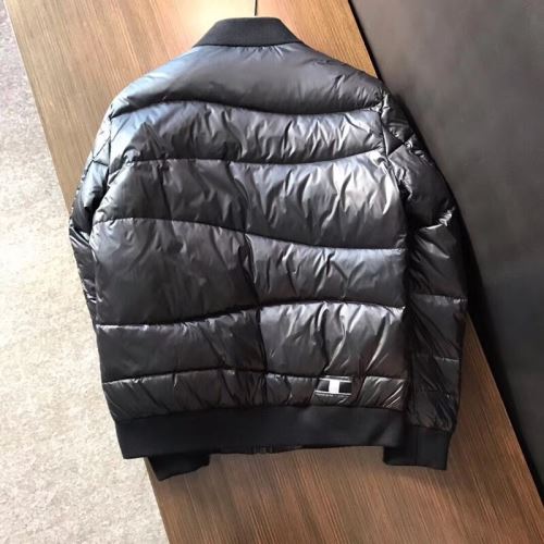 光沢のある 2021秋冬 ダウンジャケット モンクレールブランドスーパーコピー モンクレール MONCLER 芸能人に愛用者続出 高級感ある