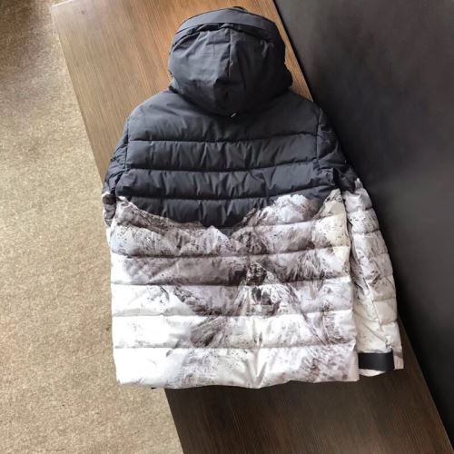 抜群な楽チン感ある大定番 2021秋冬 モンクレール MONCLER モンクレールスーパーコピー ダウンジャケット 2色可選 フードづき 軽量ダウンジャケット