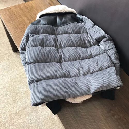 モンクレールコピー ブランド もっとも高い人気を誇る 2021秋冬 モンクレール MONCLER ダウンジャケット 高級感を引き立てる 冬物大人気SALE