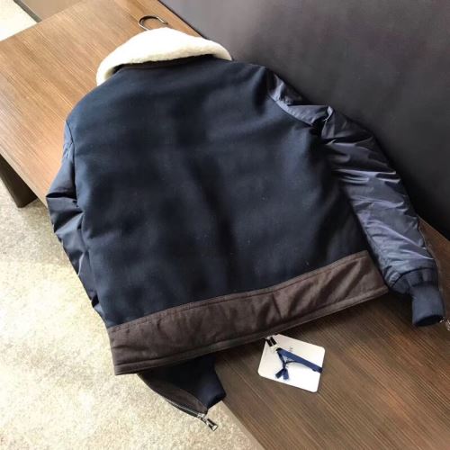 2021秋冬 人気 ランキング モンクレール MONCLER モンクレールスーパーコピー 激安 ダウンジャケット 落ち着いた感覚 ポケットづき