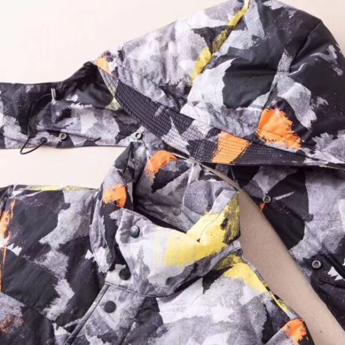 2021秋冬 2色可選 モンクレール MONCLER コスパ最高のプライス モンクレールブランドスーパーコピー 快適な着心地をキープ ダウンジャケット フード部分は取り外し可能 