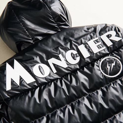 デザイン性の高い ダウンジャケット 保温効果は抜群 2021秋冬 モンクレール MONCLER モンクレールコピー ブランド スリムなシルエットデザイン