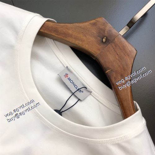 長袖Tシャツ 2色可選 2021秋冬 完売必至の人気モデルをご紹介 着回し度抜群 モンクレール MONCLER モンクレールコピー レジャー 頑丈な素材