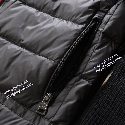 モンクレールコピー 2021秋冬 寒い季節にピッタリの一枚 モンクレール MONCLER 軽量ダウンジャケット 変わらない人気を誇る 2色可選