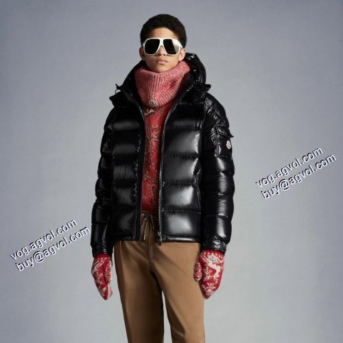 2021秋冬 モンクレール MONCLER 絶大な人気を誇る ライトダウンジャケット モンクレールスーパーコピー 激安 防湿性に優れ