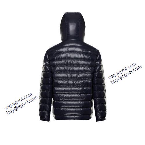 2021秋冬 モンクレールコピーブランド モンクレール MONCLER ふわふわな感触 耐久性に優れ 軽量ダウンジャケット 身体を保温できる