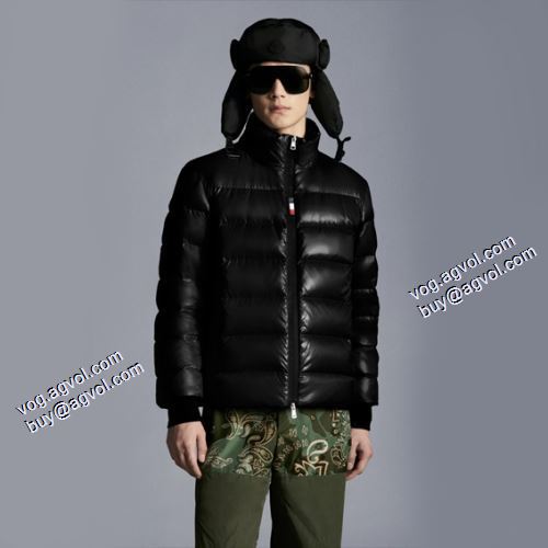 2021秋冬 人目を惹くデザイン モンクレール MONCLER 保温効果は抜群 メンズ ダウンジャケット モンクレールブランドスーパーコピー