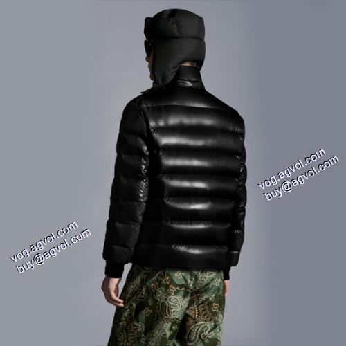 2021秋冬 人目を惹くデザイン モンクレール MONCLER 保温効果は抜群 メンズ ダウンジャケット モンクレールブランドスーパーコピー