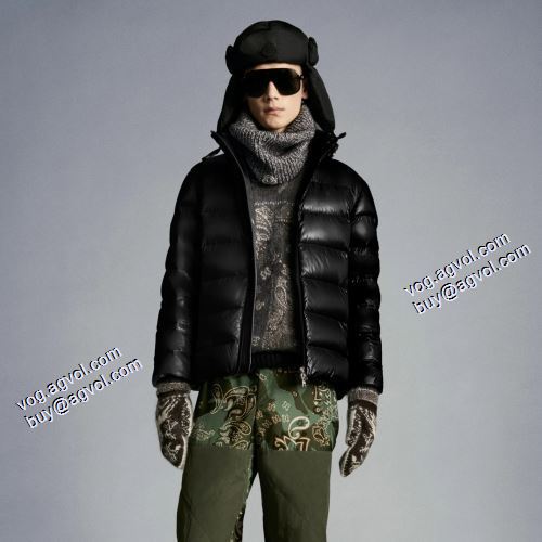 2021秋冬 人目を惹くデザイン モンクレール MONCLER 保温効果は抜群 メンズ ダウンジャケット モンクレールブランドスーパーコピー