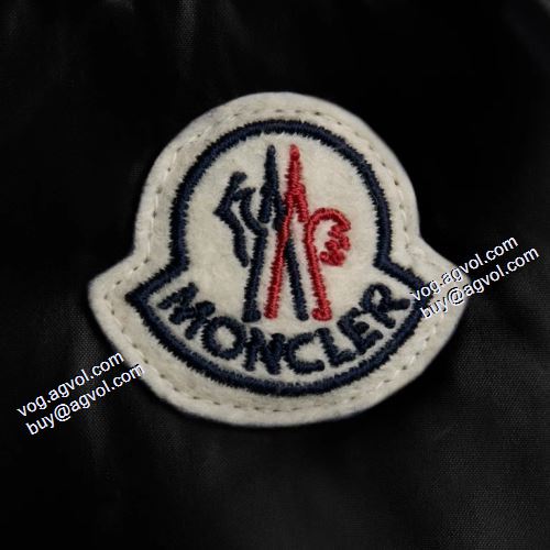 2021秋冬 人目を惹くデザイン モンクレール MONCLER 保温効果は抜群 メンズ ダウンジャケット モンクレールブランドスーパーコピー