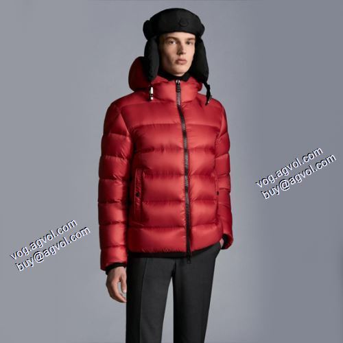 優美なお出かけスタイル 2021秋冬 モンクレールブランドコピー モンクレール MONCLER 身体を保温できる ダウンプレミアムダウンジャケット