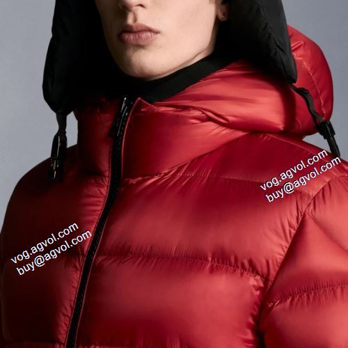 優美なお出かけスタイル 2021秋冬 モンクレールブランドコピー モンクレール MONCLER 身体を保温できる ダウンプレミアムダウンジャケット
