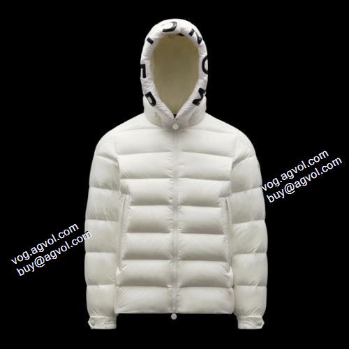 モンクレールブランド コピー 高級感漂わせる 2021秋冬 モンクレール MONCLER 高レベルの保温性 ライトダウンジャケット