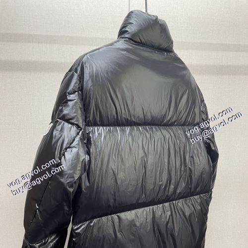 ダウンジャケット メンズ 2021秋冬 モンクレール MONCLER 活用できるアイテム モンクレールコピーブランド 防寒具としての機能もバッチリ