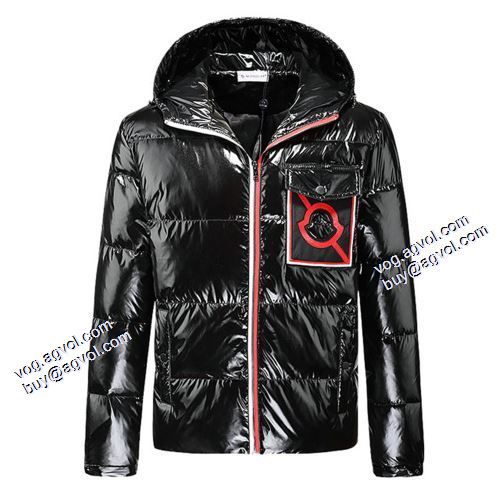 コーデ 知的なムードを演出 モンクレール偽物ブランド 2021秋冬 モンクレール MONCLER ダウンプレミアムダウンジャケット ふわふわな感触