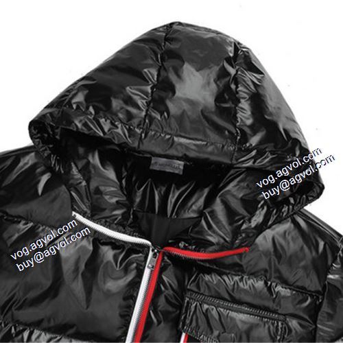 コーデ 知的なムードを演出 モンクレール偽物ブランド 2021秋冬 モンクレール MONCLER ダウンプレミアムダウンジャケット ふわふわな感触