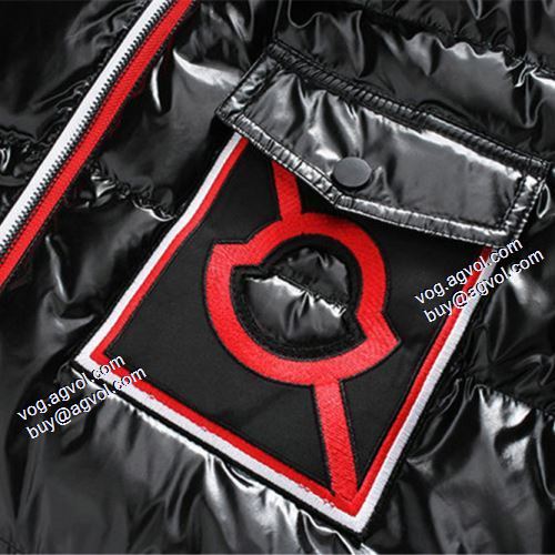 コーデ 知的なムードを演出 モンクレール偽物ブランド 2021秋冬 モンクレール MONCLER ダウンプレミアムダウンジャケット ふわふわな感触