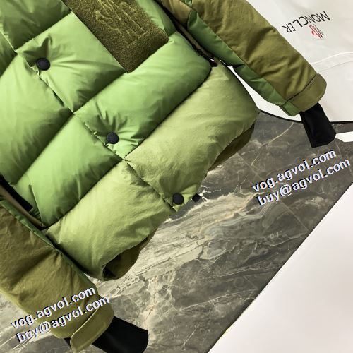 2021秋冬 モンクレール MONCLER モンクレールブランド コピー 海外限定ライン ライトダウンジャケット 首周りもあったかい フィルパワーの高い
