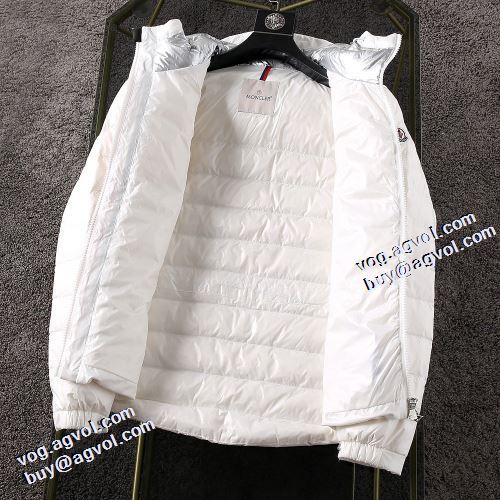 3色可選 2021秋冬 モンクレール MONCLER 軽量ダウンジャケット 魅力的 モンクレールブランド 偽物 通販 今一番HOTな新品 ファスナポケットが斜めになっているデザイン 
