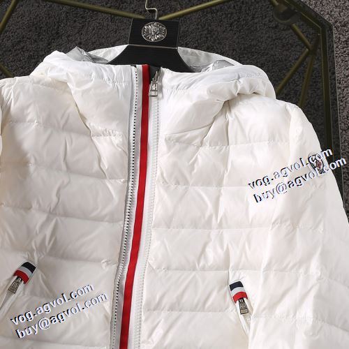 3色可選 2021秋冬 モンクレール MONCLER 軽量ダウンジャケット 魅力的 モンクレールブランド 偽物 通販 今一番HOTな新品 ファスナポケットが斜めになっているデザイン 