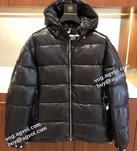 モンクレール偽物ブランド 撥水加工の施された 2021秋冬 モンクレール MONCLER フードづき 2色可選 大人気アイテム！入手困難 軽量ダウンジャケット 