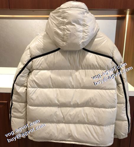 モンクレール偽物ブランド 撥水加工の施された 2021秋冬 モンクレール MONCLER フードづき 2色可選 大人気アイテム！入手困難 軽量ダウンジャケット 