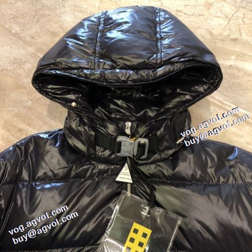 モンクレール偽物ブランド 撥水加工の施された 2021秋冬 モンクレール MONCLER フードづき 2色可選 大人気アイテム！入手困難 軽量ダウンジャケット 