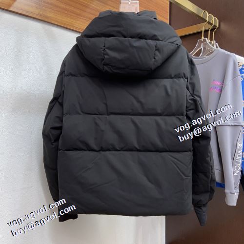 芸能人に愛用者続出 モンクレールブランドスーパーコピー 2021秋冬 モンクレール MONCLER メンズ ダウンジャケット 2色可選 撥水性がある 着心地がクセになる