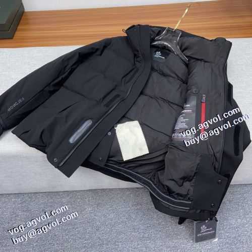 芸能人に愛用者続出 モンクレールブランドスーパーコピー 2021秋冬 モンクレール MONCLER メンズ ダウンジャケット 2色可選 撥水性がある 着心地がクセになる