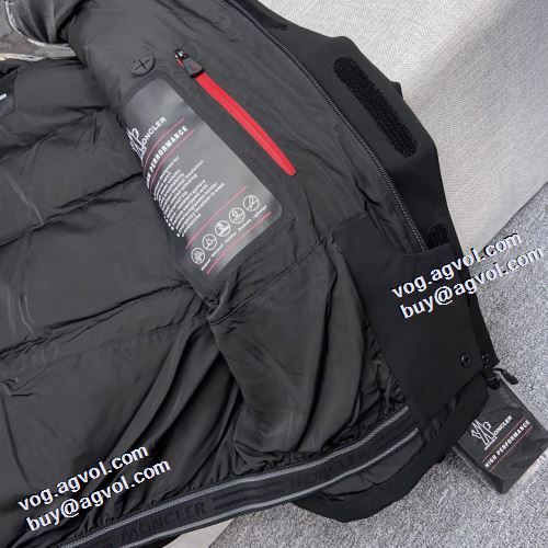 芸能人に愛用者続出 モンクレールブランドスーパーコピー 2021秋冬 モンクレール MONCLER メンズ ダウンジャケット 2色可選 撥水性がある 着心地がクセになる