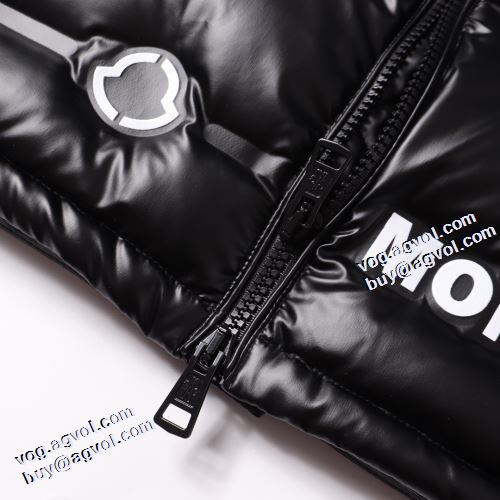希少価値大！ 2021秋冬 モンクレール MONCLER ファスナポケットが斜めになっているデザイン モンクレールコピーブランド ダウンジャケット スタイリッシュなデザイン