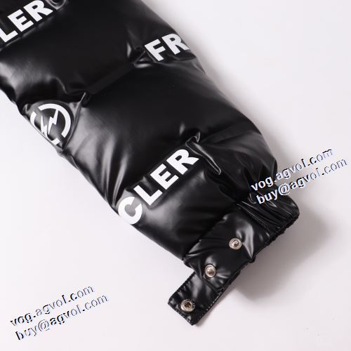 希少価値大！ 2021秋冬 モンクレール MONCLER ファスナポケットが斜めになっているデザイン モンクレールコピーブランド ダウンジャケット スタイリッシュなデザイン