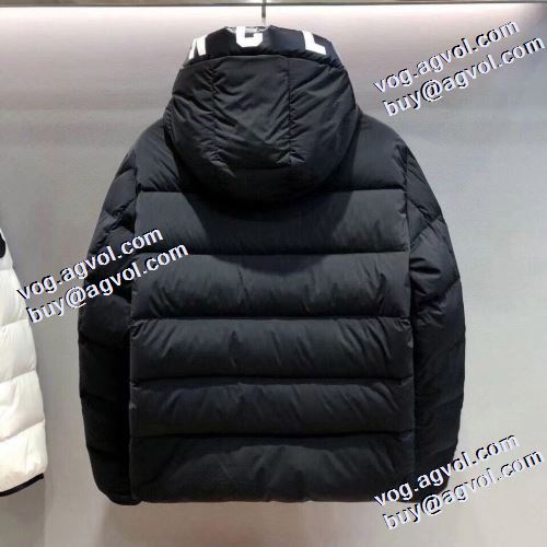 ふわふわな感触 風も通さない モンクレールコピー ブランド モンクレール MONCLER 2021秋冬 ライトダウンジャケット 2色可選